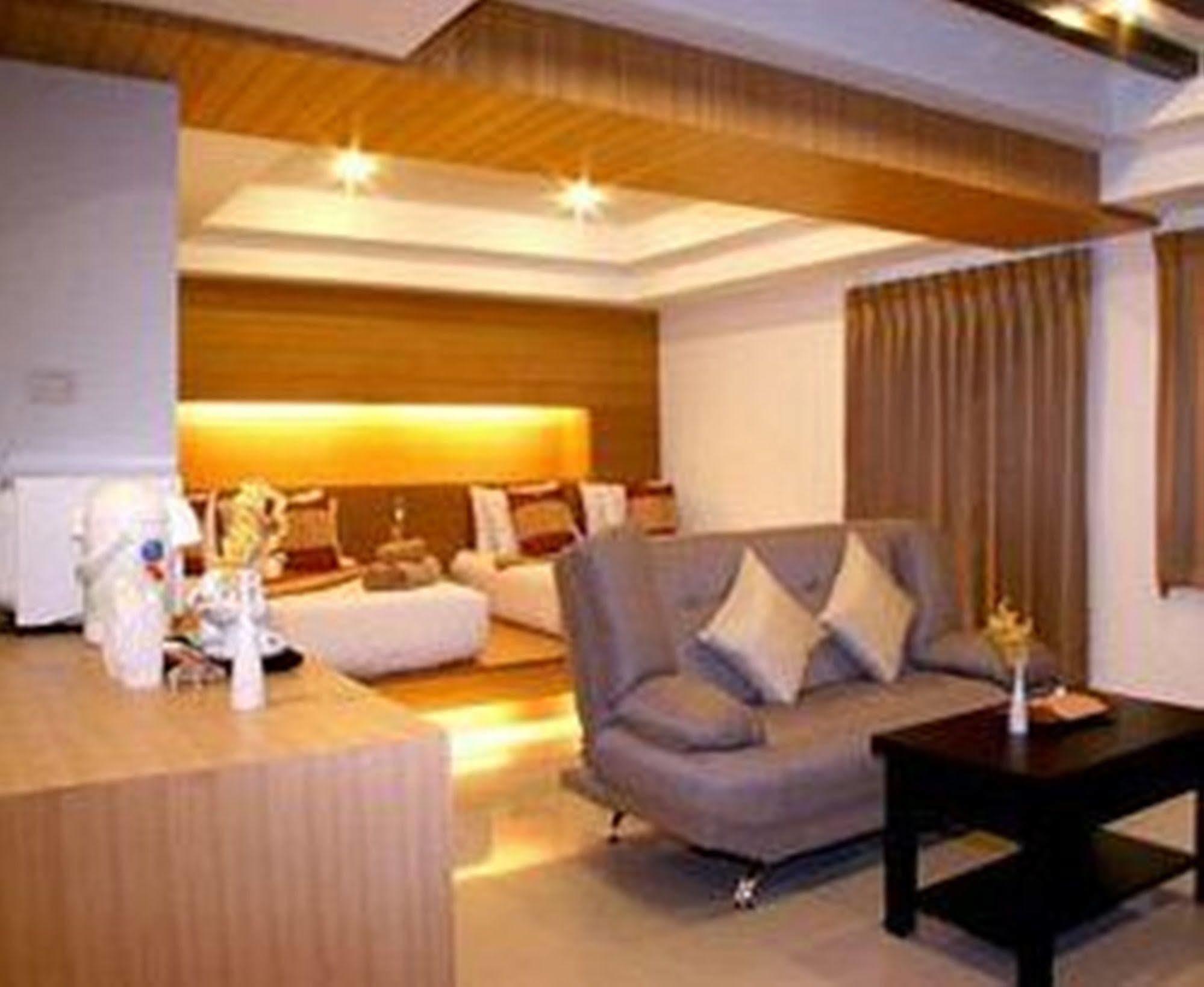 Tanawit Hotel & Spa Hua Hin Exterior photo